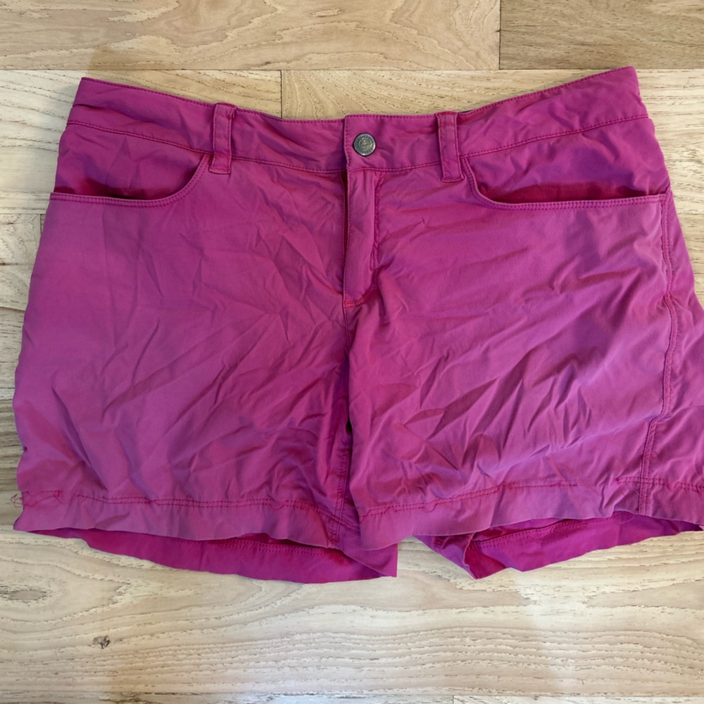 Patagonia women’s shorts size 6
